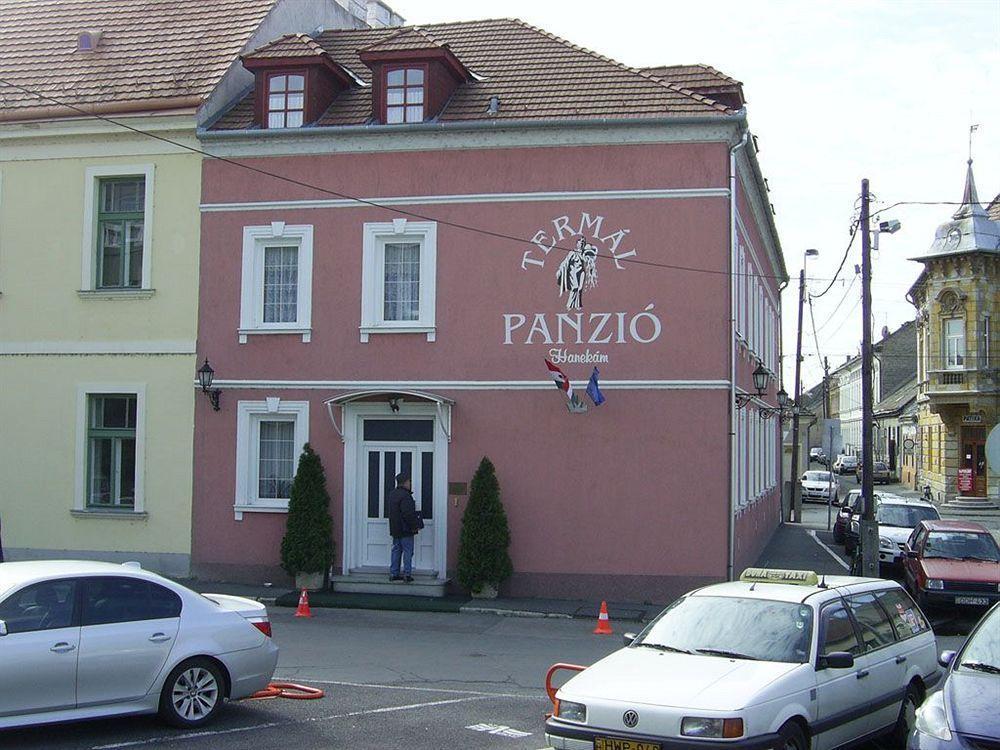 Rq Boutique & Unique Hotel Gyor Exterior photo